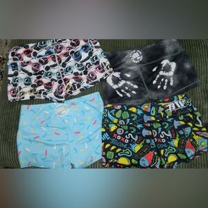 Feed Me Fight Me Cross Fit Shorts Size M Christmas Santa Flamingo Pocket Novelty